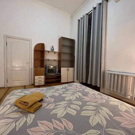 Apartment In The Historic Center Kiev Bagian luar foto