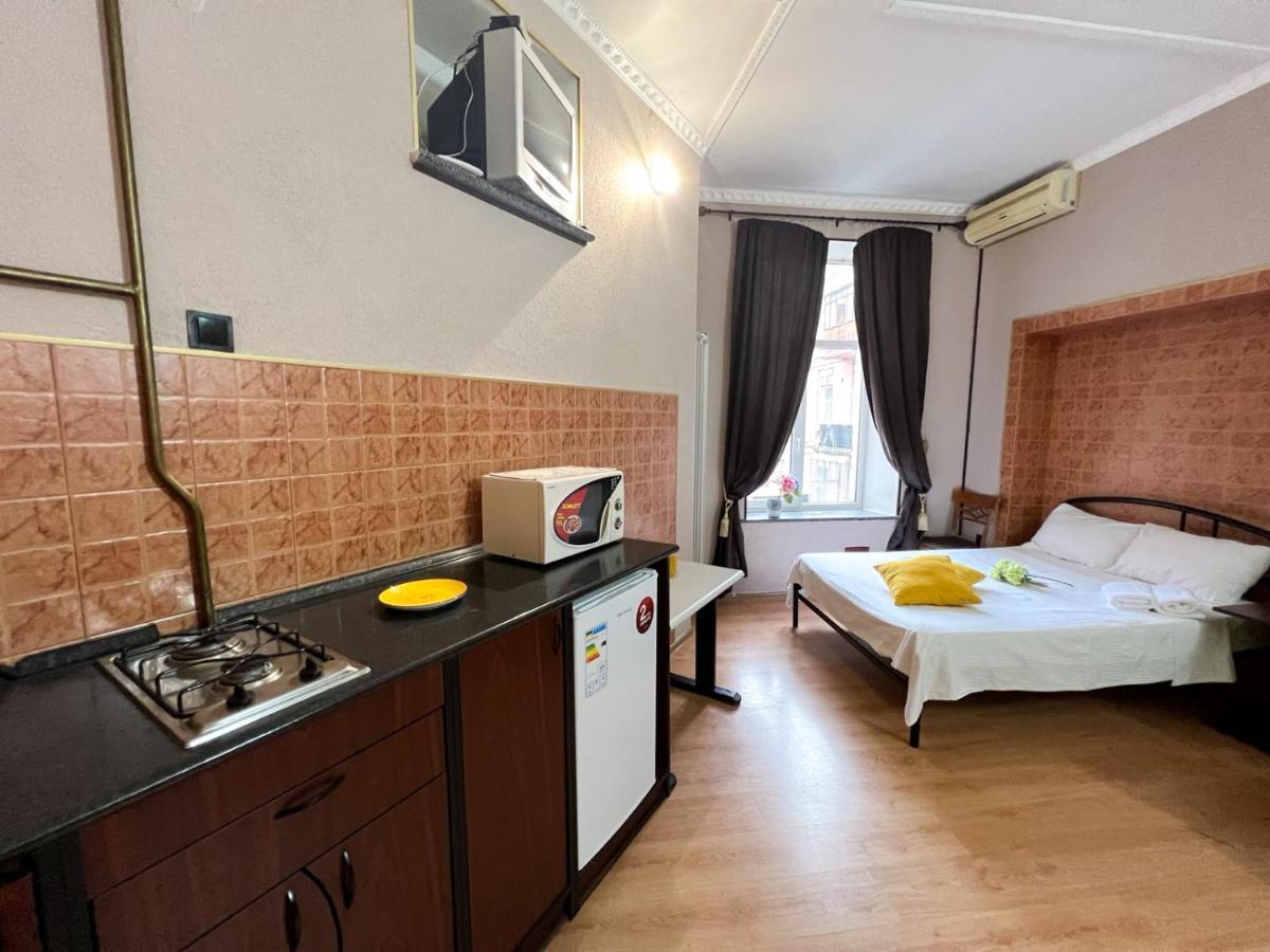 Apartment In The Historic Center Kiev Bagian luar foto