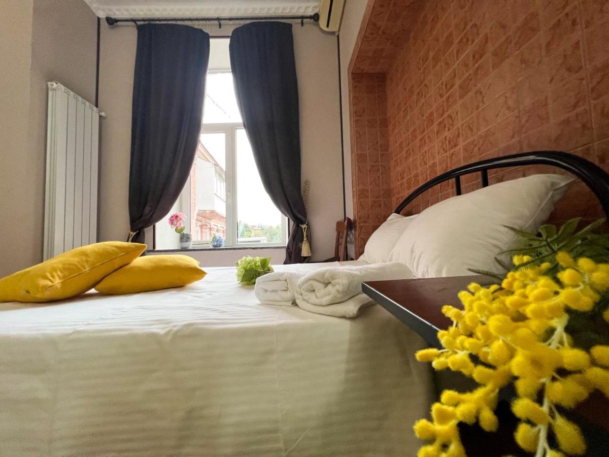 Apartment In The Historic Center Kiev Bagian luar foto