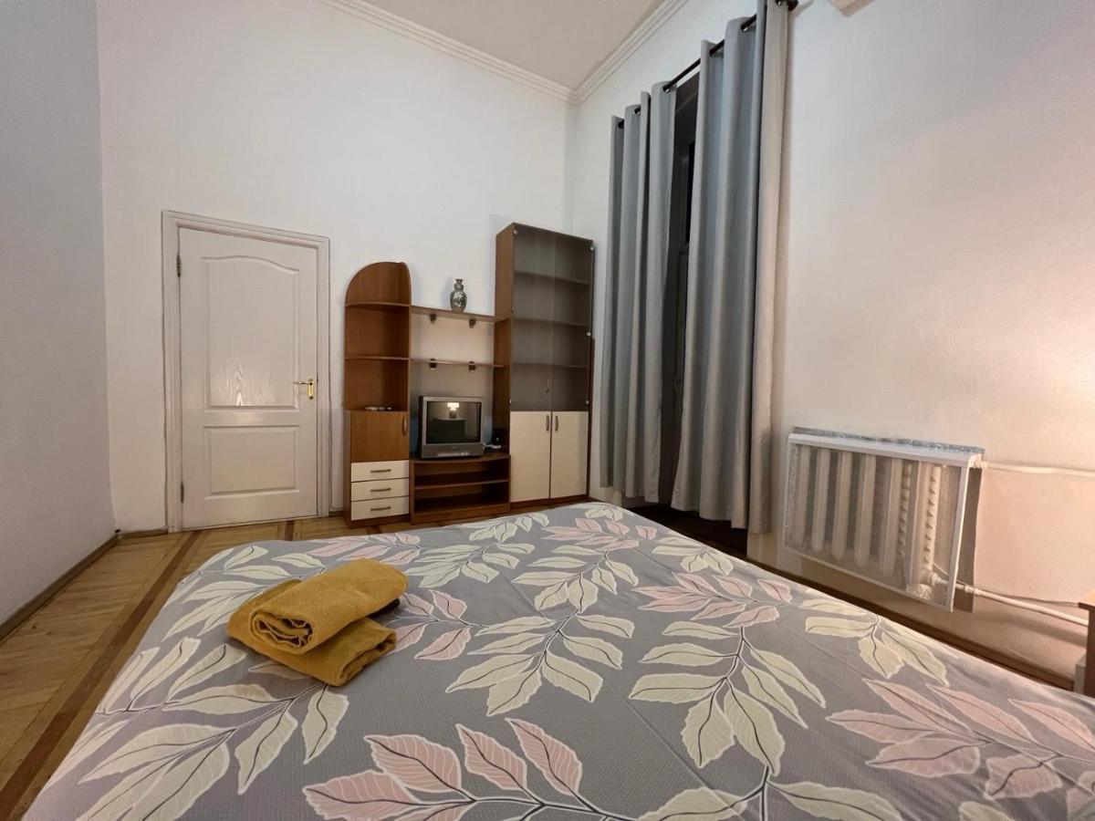 Apartment In The Historic Center Kiev Bagian luar foto