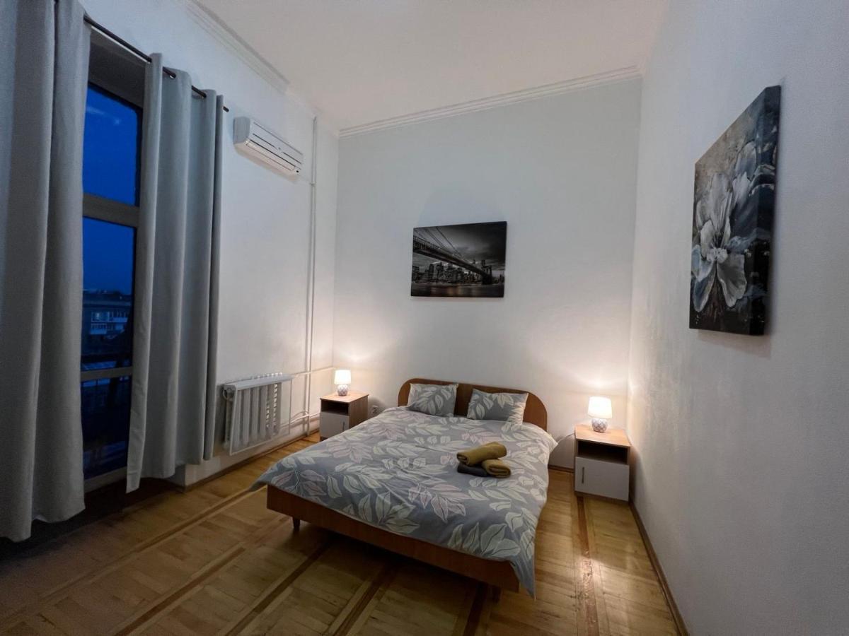 Apartment In The Historic Center Kiev Bagian luar foto