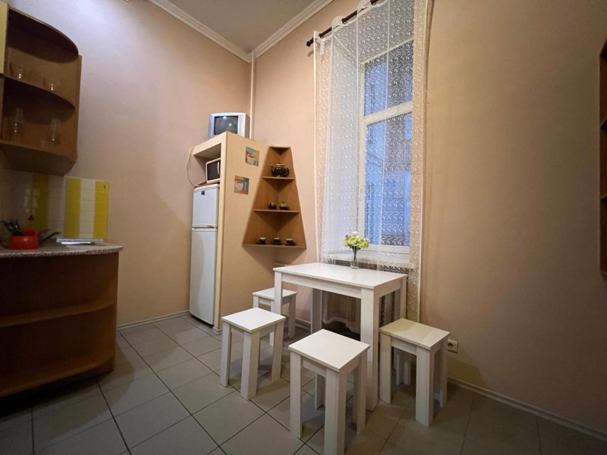 Apartment In The Historic Center Kiev Bagian luar foto